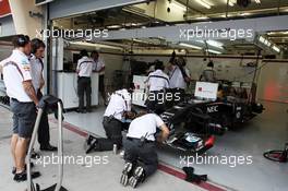 Esteban Gutierrez (MEX) Sauber C33. 28.02.2014. Formula One Testing, Bahrain Test Two, Day Two, Sakhir, Bahrain.
