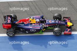 Daniel Ricciardo (AUS) Red Bull Racing RB10 running flow-vis paint. 28.02.2014. Formula One Testing, Bahrain Test Two, Day Two, Sakhir, Bahrain.