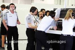 Eric Boullier (FRA) McLaren Racing Director (Left) next to Ciaron Pilbeam (GBR) McLaren Chief Race Engineer. 28.02.2014. Formula One Testing, Bahrain Test Two, Day Two, Sakhir, Bahrain.
