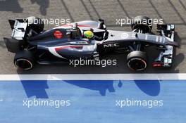 Esteban Gutierrez (MEX) Sauber C33. 28.02.2014. Formula One Testing, Bahrain Test Two, Day Two, Sakhir, Bahrain.