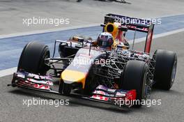 Daniel Ricciardo (AUS) Red Bull Racing RB10 running sensor equipment. 28.02.2014. Formula One Testing, Bahrain Test Two, Day Two, Sakhir, Bahrain.