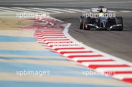 Esteban Gutierrez (MEX) Sauber C33. 28.02.2014. Formula One Testing, Bahrain Test Two, Day Two, Sakhir, Bahrain.