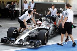 Kevin Magnussen (DEN) McLaren MP4-29 in the pits. 01.03.2014. Formula One Testing, Bahrain Test Two, Day Three, Sakhir, Bahrain.