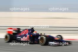 Daniil Kvyat (RUS) Scuderia Toro Rosso STR9. 01.03.2014. Formula One Testing, Bahrain Test Two, Day Three, Sakhir, Bahrain.