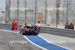 Sebastian Vettel (GER), Red Bull Racing stops on track 01.03.2014. Formula One Testing, Bahrain Test Two, Day Three, Sakhir, Bahrain.