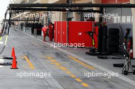 Ferrari pit box and garages with screens up. 01.03.2014. Formula One Testing, Bahrain Test Two, Day Three, Sakhir, Bahrain.