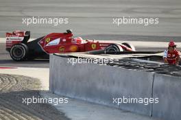 Kimi Raikkonen (FIN) Ferrari F14-T passes team mate Fernando Alonso (ESP) Ferrari. 01.03.2014. Formula One Testing, Bahrain Test Two, Day Three, Sakhir, Bahrain.