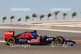 Daniil Kvyat (RUS) Scuderia Toro Rosso STR9. 02.03.2014. Formula One Testing, Bahrain Test Two, Day Four, Sakhir, Bahrain.