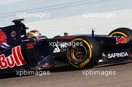 Daniil Kvyat (RUS) Scuderia Toro Rosso STR9. 02.03.2014. Formula One Testing, Bahrain Test Two, Day Four, Sakhir, Bahrain.