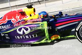 Sebastian Vettel (GER) Red Bull Racing RB10 running flow-vis paint on the sidepod. 02.03.2014. Formula One Testing, Bahrain Test Two, Day Four, Sakhir, Bahrain.
