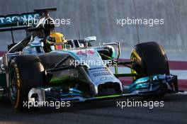 Lewis Hamilton (GBR) Mercedes AMG F1 W05 running flow-vis paint on the front wing. 02.03.2014. Formula One Testing, Bahrain Test Two, Day Four, Sakhir, Bahrain.