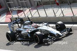 Daniil Kvyat (RUS) Scuderia Toro Rosso STR9. 27.02.2014. Formula One Testing, Bahrain Test Two, Day One, Sakhir, Bahrain.