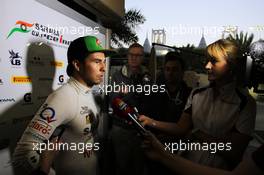 Sergio Perez (MEX) Sahara Force India F1 with the media. 27.02.2014. Formula One Testing, Bahrain Test Two, Day One, Sakhir, Bahrain.