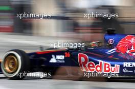 Daniil Kvyat (RUS), Scuderia Toro Rosso  27.02.2014. Formula One Testing, Bahrain Test Two, Day One, Sakhir, Bahrain.