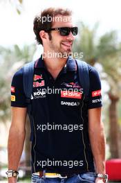 Jean-Eric Vergne (FRA) Scuderia Toro Rosso. 04.04.2014. Formula 1 World Championship, Rd 3, Bahrain Grand Prix, Sakhir, Bahrain, Practice Day