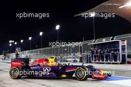 Daniel Ricciardo (AUS) Red Bull Racing RB10 leaves the pits. 04.04.2014. Formula 1 World Championship, Rd 3, Bahrain Grand Prix, Sakhir, Bahrain, Practice Day