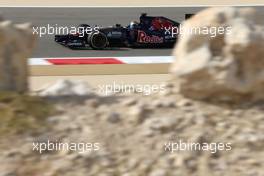 Daniil Kvyat (RUS), Scuderia Toro Rosso  04.04.2014. Formula 1 World Championship, Rd 3, Bahrain Grand Prix, Sakhir, Bahrain, Practice Day