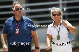 Grahame Chilton (GBR) and his wife Nadine Chilton. 04.04.2014. Formula 1 World Championship, Rd 3, Bahrain Grand Prix, Sakhir, Bahrain, Practice Day