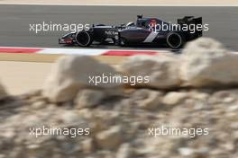 Adrian Sutil (GER), Sauber F1 Team  04.04.2014. Formula 1 World Championship, Rd 3, Bahrain Grand Prix, Sakhir, Bahrain, Practice Day