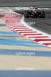 Romain Grosjean (FRA) Lotus F1 E22. 04.04.2014. Formula 1 World Championship, Rd 3, Bahrain Grand Prix, Sakhir, Bahrain, Practice Day