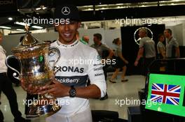 1st place Lewis Hamilton (GBR) Mercedes AMG F1. 06.04.2014. Formula 1 World Championship, Rd 3, Bahrain Grand Prix, Sakhir, Bahrain, Race Day.