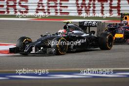 Kevin Magnussen (DEN), McLaren F1  06.04.2014. Formula 1 World Championship, Rd 3, Bahrain Grand Prix, Sakhir, Bahrain, Race Day.