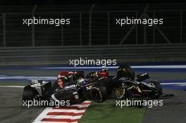 Esteban Gutierrez (MEX) Sauber C33 crashes with Pastor Maldonado (VEN) Lotus F1 E21. 06.04.2014. Formula 1 World Championship, Rd 3, Bahrain Grand Prix, Sakhir, Bahrain, Race Day.