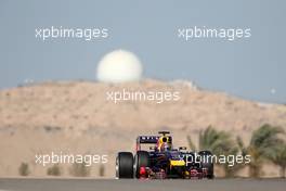 Sebastian Vettel (GER), Red Bull Racing  05.04.2014. Formula 1 World Championship, Rd 3, Bahrain Grand Prix, Sakhir, Bahrain, Qualifying Day.
