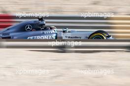 Lewis Hamilton (GBR), Mercedes AMG F1 Team  05.04.2014. Formula 1 World Championship, Rd 3, Bahrain Grand Prix, Sakhir, Bahrain, Qualifying Day.