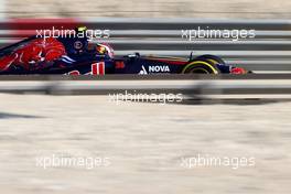 Daniil Kvyat (RUS), Scuderia Toro Rosso  05.04.2014. Formula 1 World Championship, Rd 3, Bahrain Grand Prix, Sakhir, Bahrain, Qualifying Day.