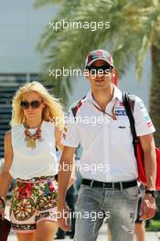 Adrian Sutil (GER) Sauber with his girlfriend Jennifer Becks (GER). 05.04.2014. Formula 1 World Championship, Rd 3, Bahrain Grand Prix, Sakhir, Bahrain, Qualifying Day.