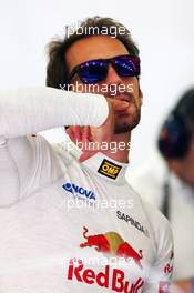 Jean-Eric Vergne (FRA) Scuderia Toro Rosso. 05.04.2014. Formula 1 World Championship, Rd 3, Bahrain Grand Prix, Sakhir, Bahrain, Qualifying Day.