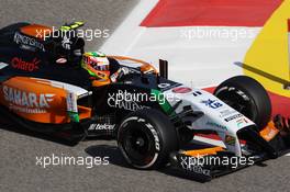 Sergio Perez (MEX) Sahara Force India F1 VJM07. 05.04.2014. Formula 1 World Championship, Rd 3, Bahrain Grand Prix, Sakhir, Bahrain, Qualifying Day.