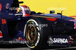 Daniil Kvyat (RUS) Scuderia Toro Rosso STR9. 05.04.2014. Formula 1 World Championship, Rd 3, Bahrain Grand Prix, Sakhir, Bahrain, Qualifying Day.