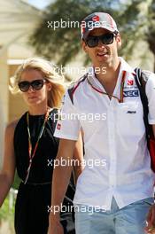 Adrian Sutil (GER) Sauber with his girlfriend Jennifer Becks (GER). 06.04.2014. Formula 1 World Championship, Rd 3, Bahrain Grand Prix, Sakhir, Bahrain, Race Day.
