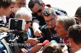 Luca di Montezemolo (ITA) Ferrari President with the media. 06.04.2014. Formula 1 World Championship, Rd 3, Bahrain Grand Prix, Sakhir, Bahrain, Race Day.