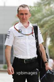 Paddy Lowe (GBR) Mercedes AMG F1 Executive Director (Technical). 03.04.2014. Formula 1 World Championship, Rd 3, Bahrain Grand Prix, Sakhir, Bahrain, Preparation Day.