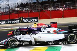 Daniel Ricciardo (AUS) Red Bull Racing RB10 and Valtteri Bottas (FIN) Williams FW36. 09.11.2014. Formula 1 World Championship, Rd 18, Brazilian Grand Prix, Sao Paulo, Brazil, Race Day.