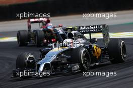 Kevin Magnussen (DEN) McLaren MP4-29. 09.11.2014. Formula 1 World Championship, Rd 18, Brazilian Grand Prix, Sao Paulo, Brazil, Race Day.