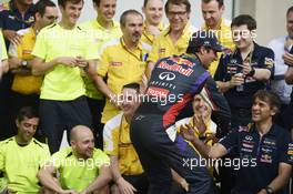Race winner Daniel Ricciardo (AUS) Red Bull Racing celebrates with the team. 08.06.2014. Formula 1 World Championship, Rd 7, Canadian Grand Prix, Montreal, Canada, Race Day.