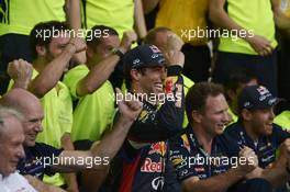 Race winner Daniel Ricciardo (AUS) Red Bull Racing celebrates with the team. 08.06.2014. Formula 1 World Championship, Rd 7, Canadian Grand Prix, Montreal, Canada, Race Day.