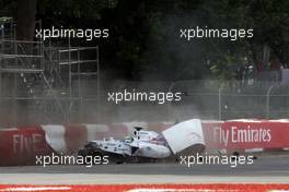 Felipe Massa (BRA) Williams FW36 and crashes on the last lap of the race. 08.06.2014. Formula 1 World Championship, Rd 7, Canadian Grand Prix, Montreal, Canada, Race Day.