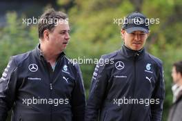 (L to R): Ron Meadows (GBR) Mercedes GP Team Manager with Nico Rosberg (GER) Mercedes AMG F1. 18.04.2014. Formula 1 World Championship, Rd 4, Chinese Grand Prix, Shanghai, China, Practice Day.