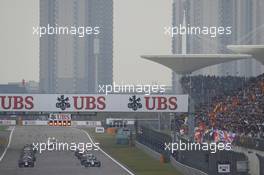 Lewis Hamilton (GBR) Mercedes AMG F1 W05 on pole at the start of the race. 20.04.2014. Formula 1 World Championship, Rd 4, Chinese Grand Prix, Shanghai, China, Race Day.