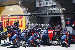 Daniil Kvyat (RUS) Scuderia Toro Rosso STR9 makes a pit stop. 20.04.2014. Formula 1 World Championship, Rd 4, Chinese Grand Prix, Shanghai, China, Race Day.