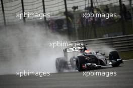Adrian Sutil (GER) Sauber C33. 19.04.2014. Formula 1 World Championship, Rd 4, Chinese Grand Prix, Shanghai, China, Qualifying Day.