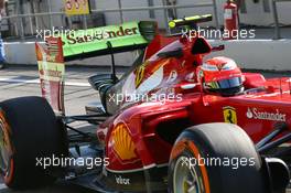 Kimi Raikkonen (FIN) Ferrari F14-T running flow-vis paint on the rear wing. 09.05.2014. Formula 1 World Championship, Rd 5, Spanish Grand Prix, Barcelona, Spain, Practice Day.