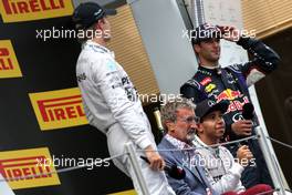 Eddie Jordan (IRL), Lewis Hamilton (GBR), Mercedes AMG F1 Team and Daniel Ricciardo (AUS), Red Bull Racing  11.05.2014. Formula 1 World Championship, Rd 5, Spanish Grand Prix, Barcelona, Spain, Race Day.