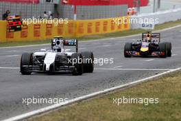 Valtteri Bottas (FIN), Williams F1 Team and Sebastian Vettel (GER), Red Bull Racing  11.05.2014. Formula 1 World Championship, Rd 5, Spanish Grand Prix, Barcelona, Spain, Race Day.