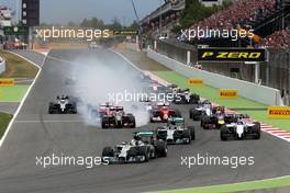 Lewis Hamilton (GBR), Mercedes AMG F1 Team, start of the race 11.05.2014. Formula 1 World Championship, Rd 5, Spanish Grand Prix, Barcelona, Spain, Race Day.